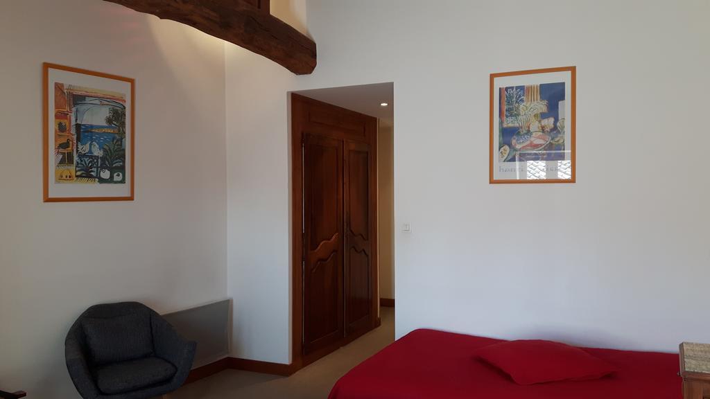 Hotel Du Donjon Aulnay  Экстерьер фото