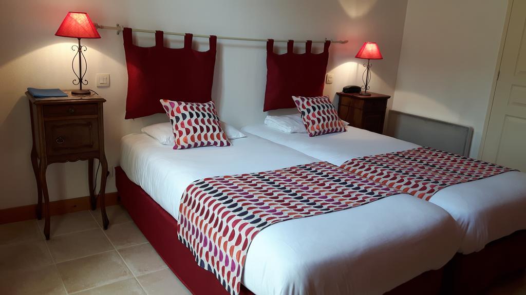 Hotel Du Donjon Aulnay  Экстерьер фото