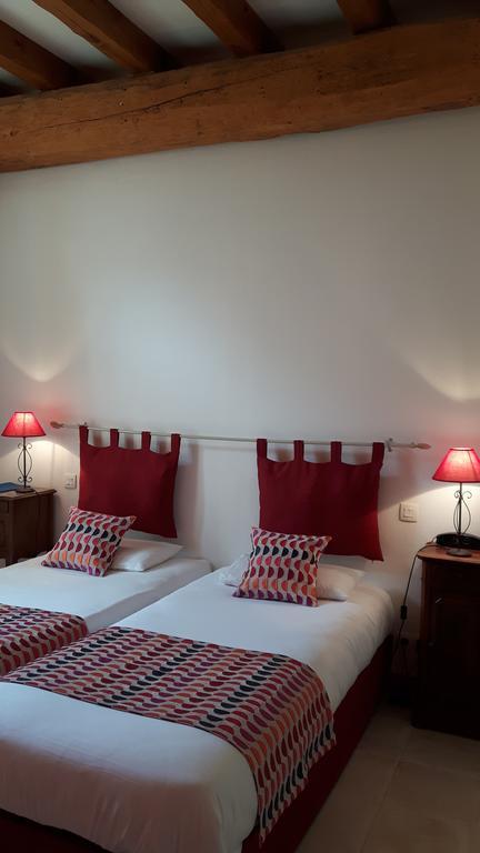 Hotel Du Donjon Aulnay  Экстерьер фото