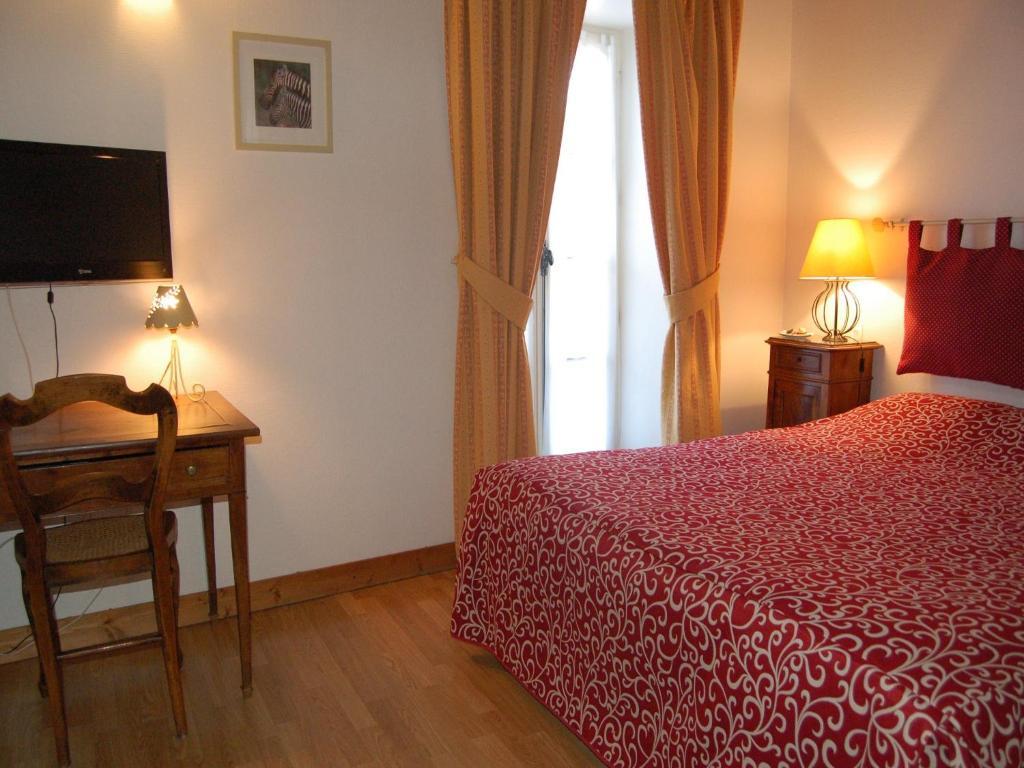 Hotel Du Donjon Aulnay  Номер фото
