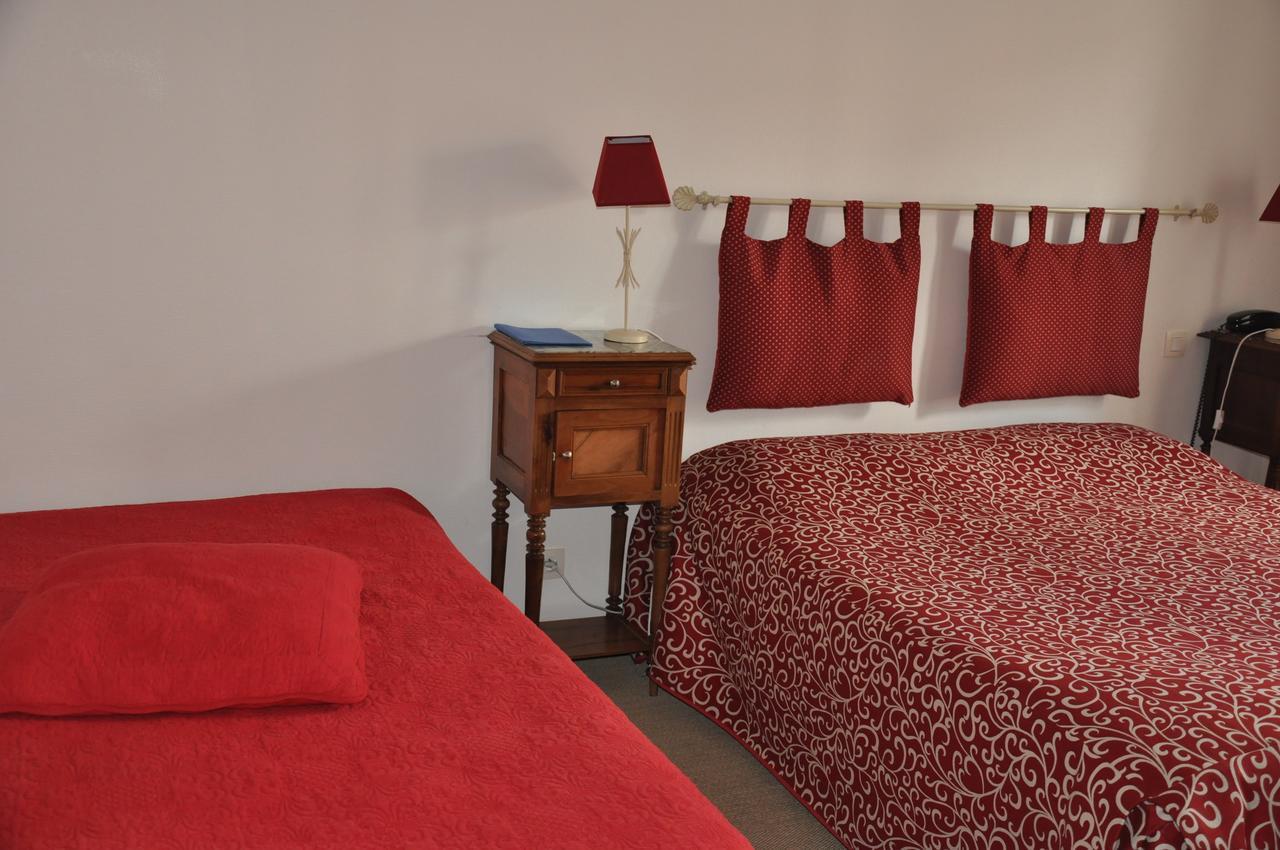 Hotel Du Donjon Aulnay  Экстерьер фото