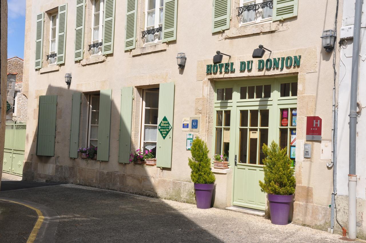 Hotel Du Donjon Aulnay  Экстерьер фото