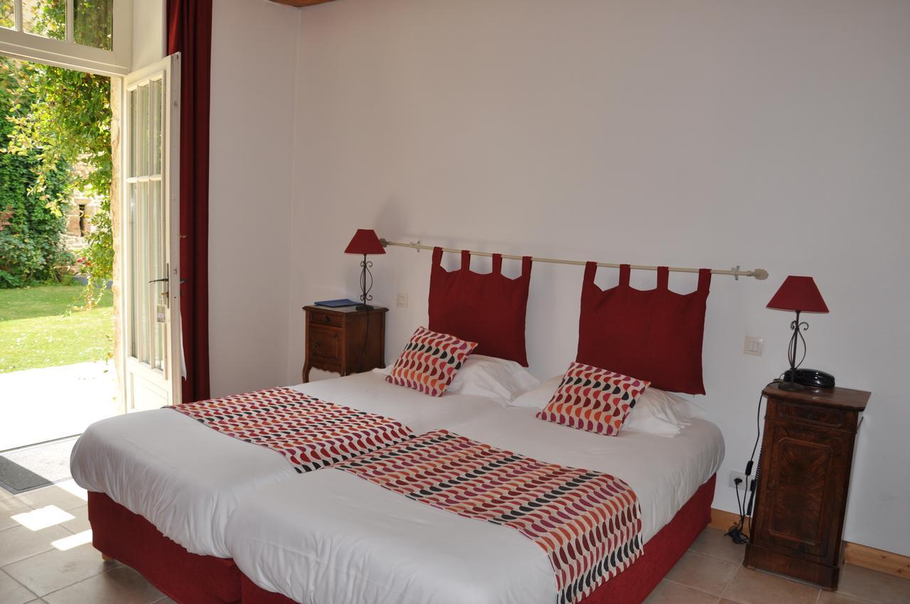 Hotel Du Donjon Aulnay  Экстерьер фото